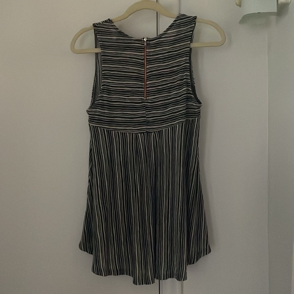 W5 | Tanktop - Picture 3 of 3